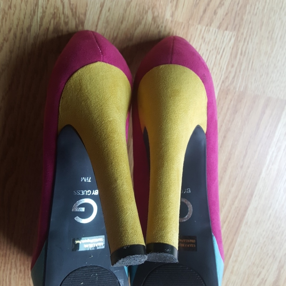 Guess Color Block Microsuede Brand 7.5 - image 2